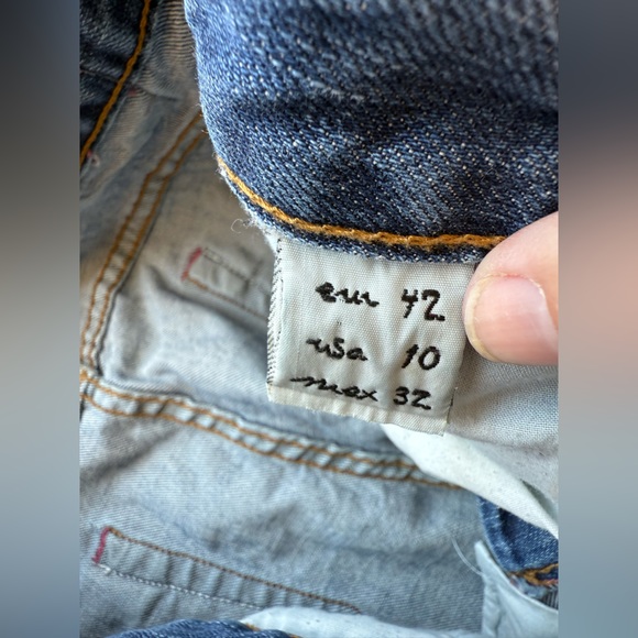 Rare Distressed INF Denim Capris with Patches and Print Women's Size 10 - Picture 7 of 8